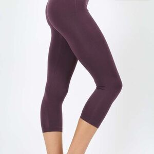 Seamless Classic Leggings | Stretch Fit | Color: Eggplant